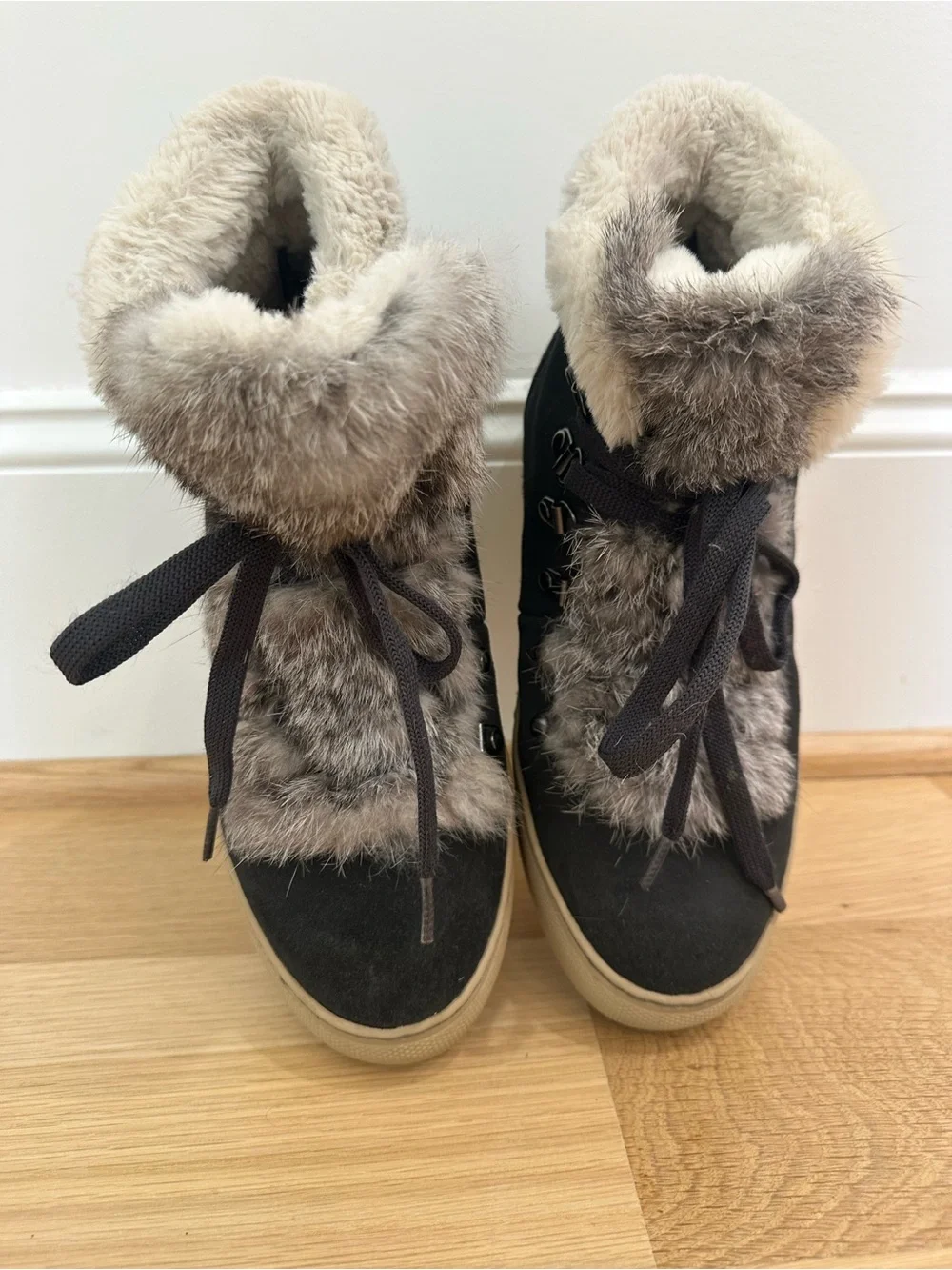 Cougar Black Faux-Fur Trim Waterproof Winter Ankle Boots with Tan Sole, Size 8